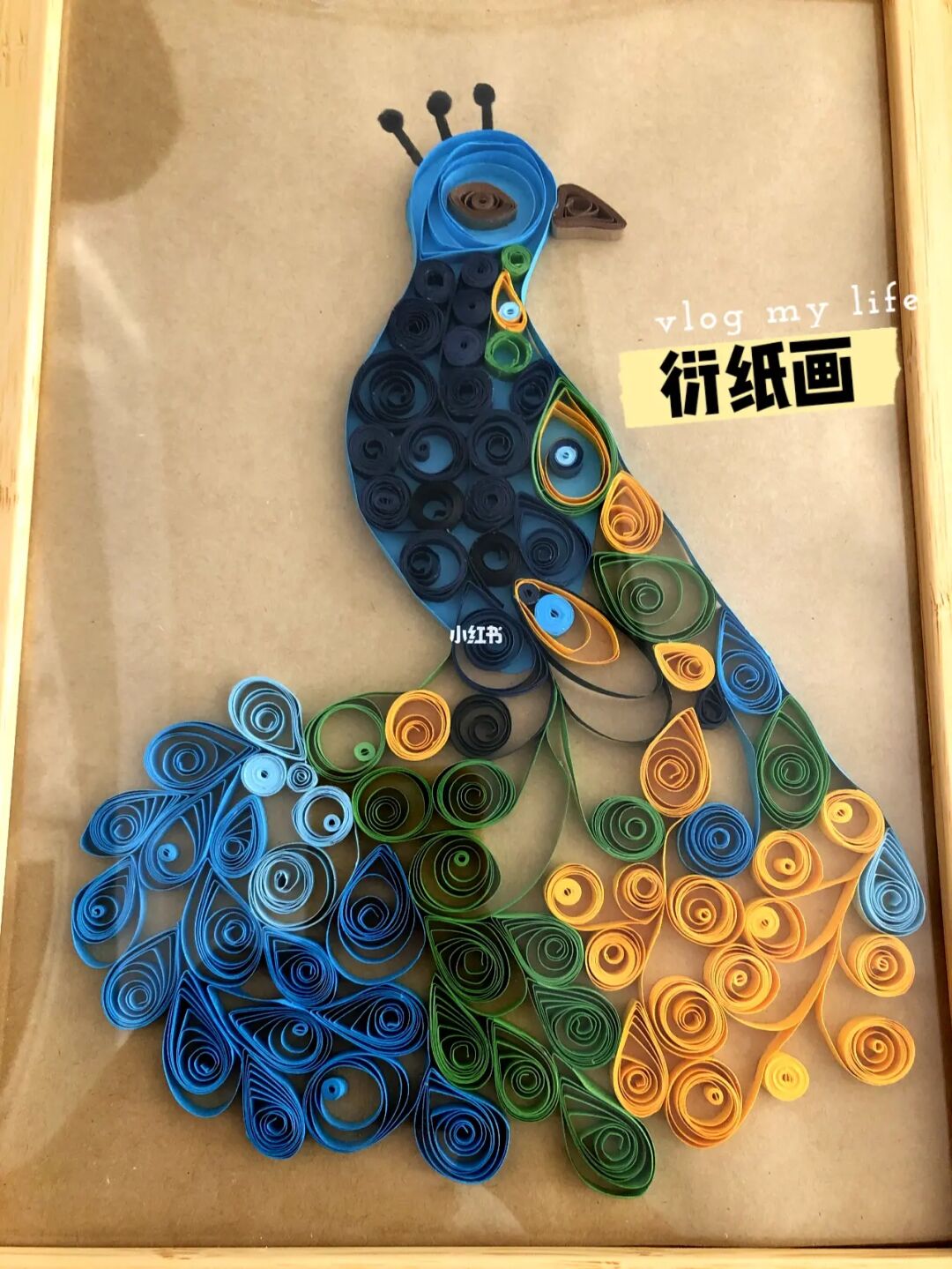 孔雀手工纸卷画作品简单_孔雀用纸手工制作_卷纸画手工作品-孔雀