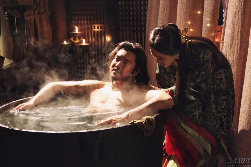 古代美女洗头_古人如何偷窥在洗澡的美女_古代如何处理偷看人洗澡