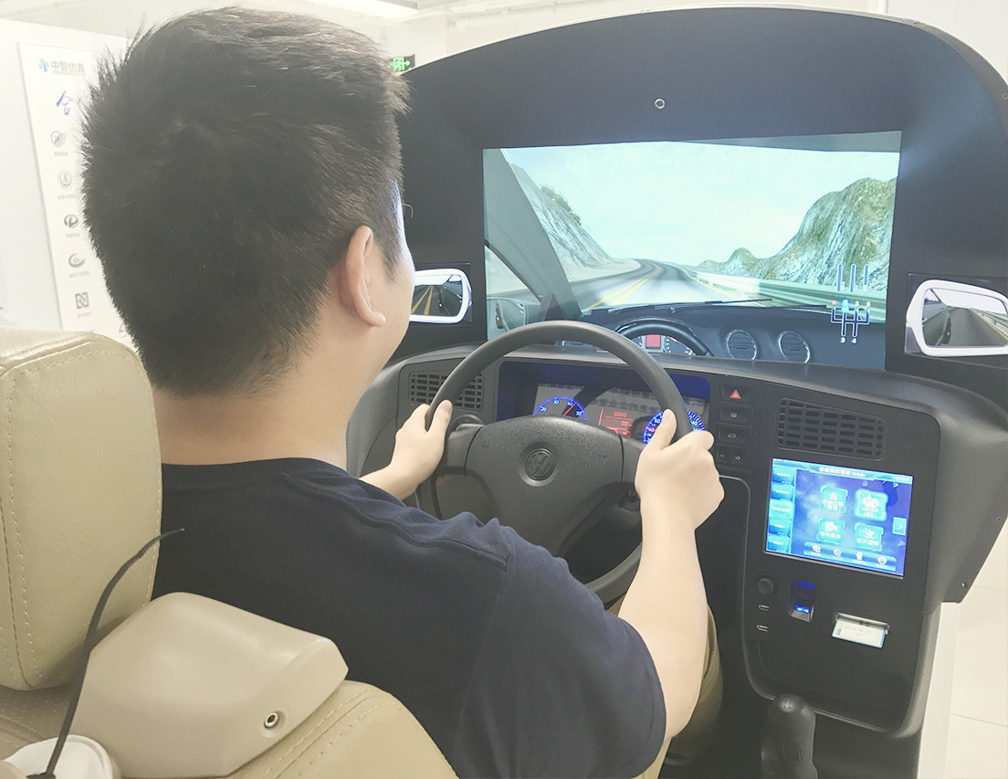 车模拟器_模拟器车手_模拟器车祸视频