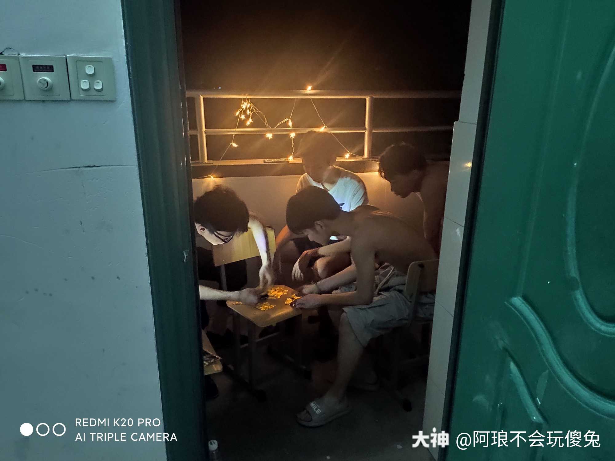 宿舍双人间_宿舍双人小游戏_猛鬼宿舍和好友联机双人床