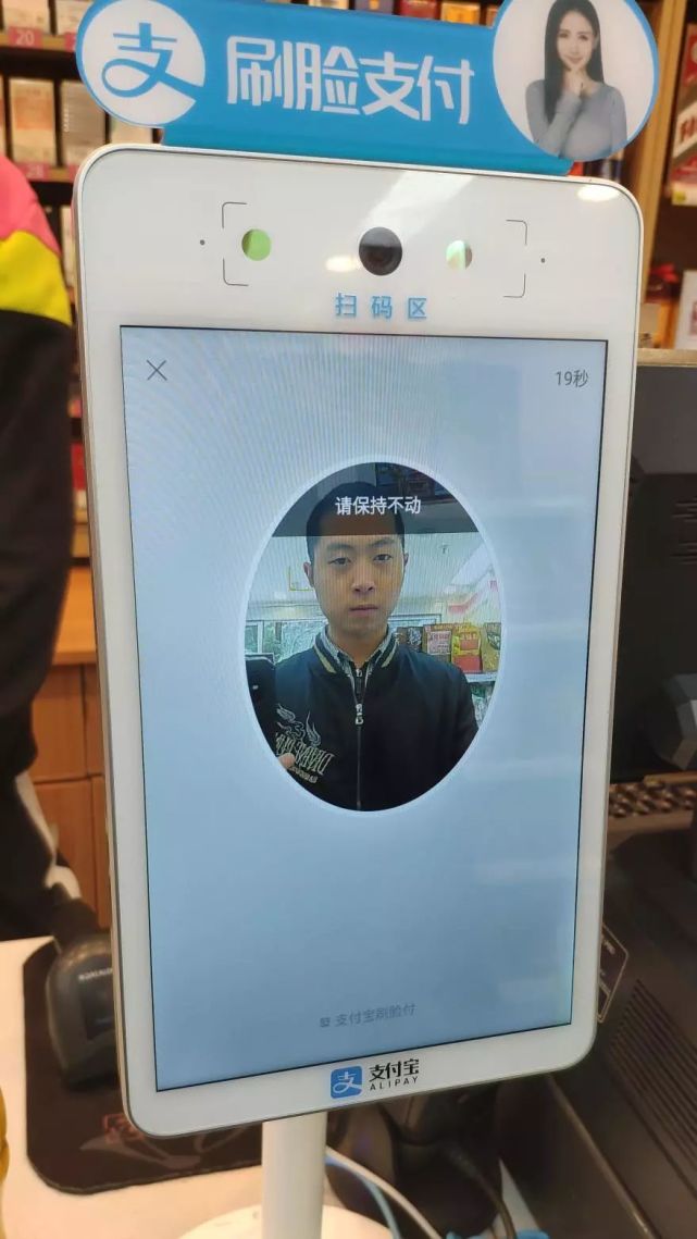 腾讯哪个游戏手机最早发售_发售最早腾讯手机游戏是什么_腾讯最早的手机游戏
