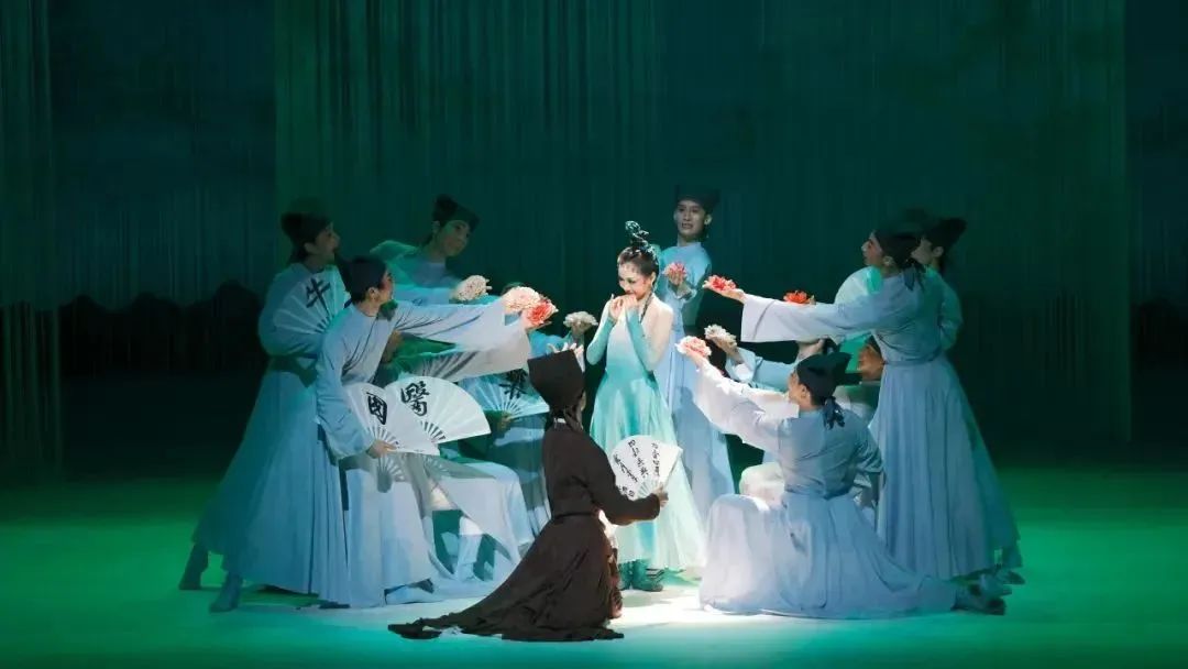 戏剧谢幕音乐_谢幕音乐游戏手机_音乐剧谢幕姿势