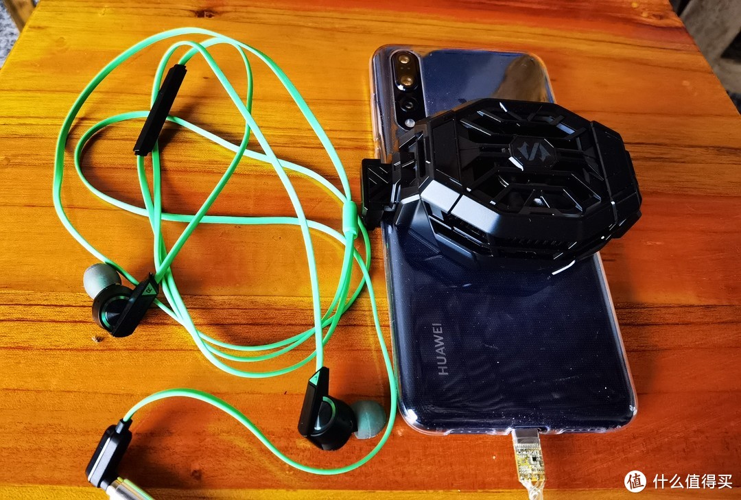 黑鲨游戏手机开箱评测视频_游戏手机黑鲨2开箱视频_黑鲨游戏手机新品