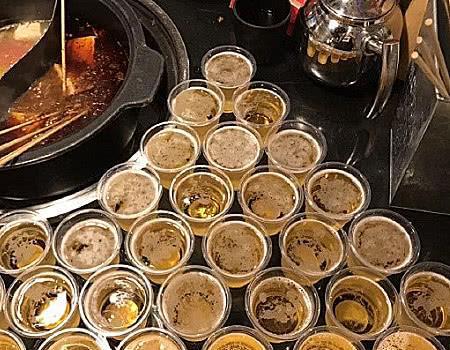 喝酒玩手机游戏_喝酒玩的手机游戏有哪些_想喝酒游戏手机