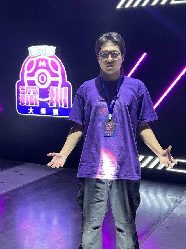 主播玩手机游戏用的什么手机_小伙子用手机做游戏主播_游戏主播用的手机